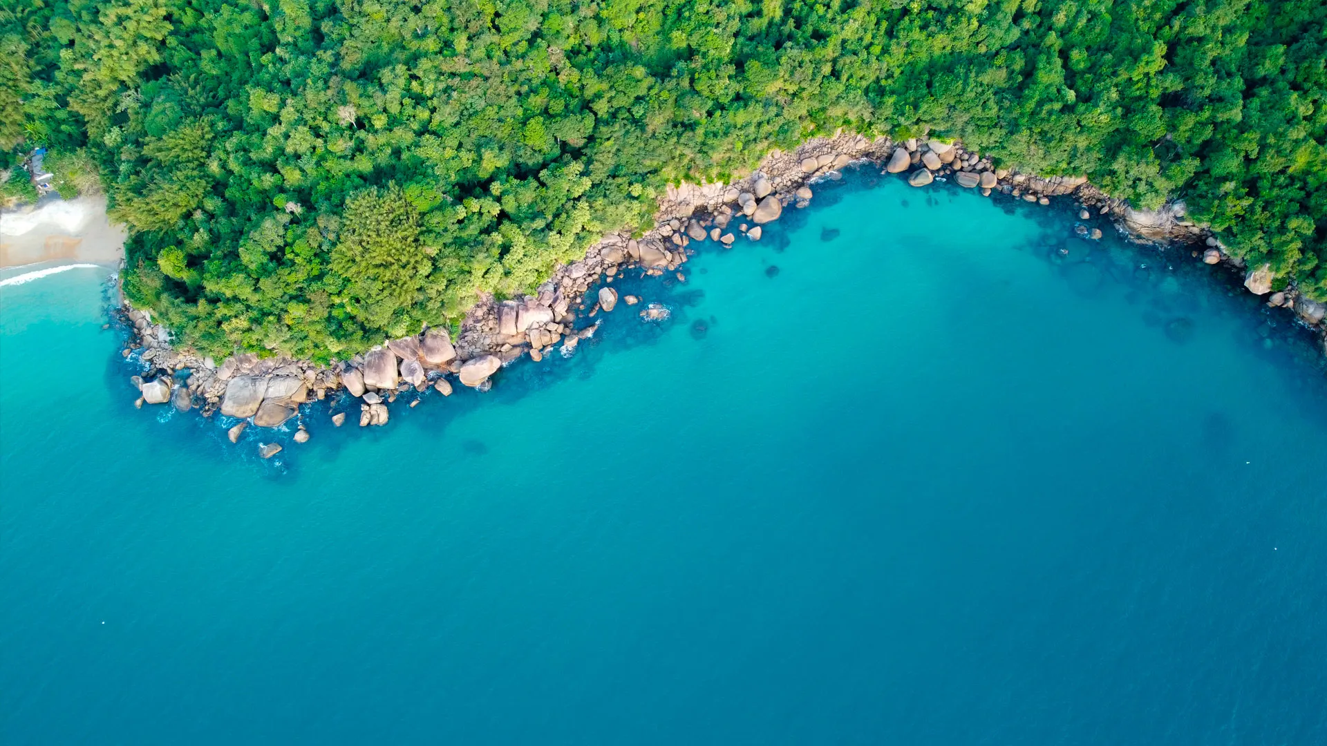 Aerial of Lagoa Verde, Ilha Grande, a sheltered green-blue snorkelling lagoon